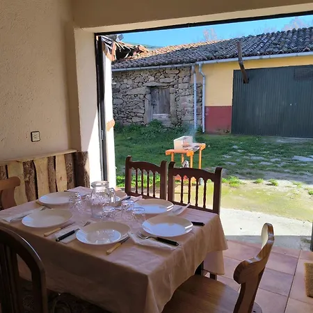 Chalet Casa De Pueblo En La Montana 4 *